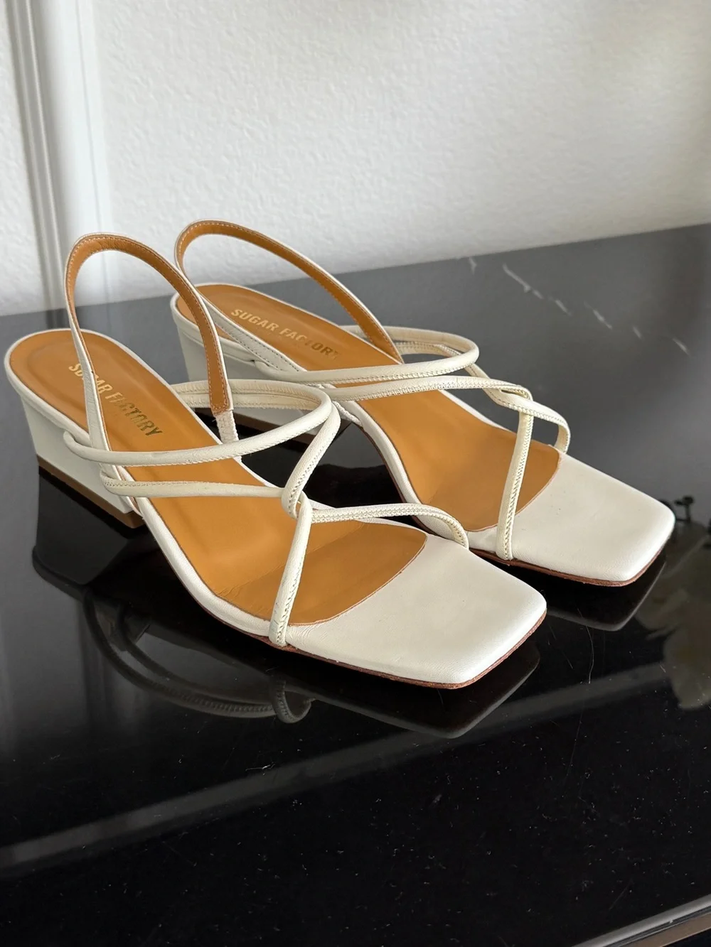 Vero Cuoio White Strappy Slingback Heels